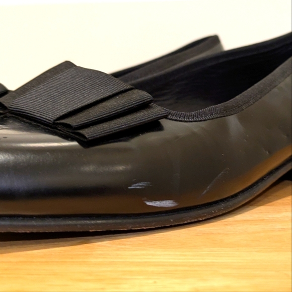 Bow-Tie 6 1/2 Men's Leather Loafers with Black Bows and Skull and Crossbones - Picture 14 of 16
